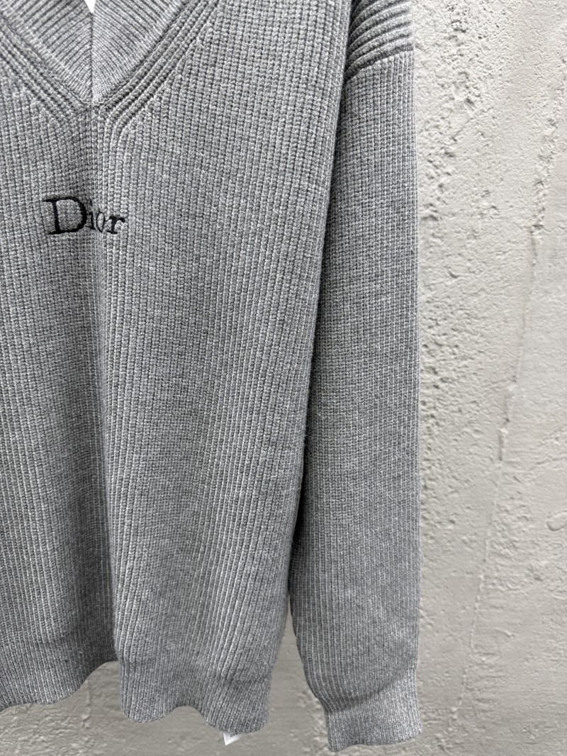 Dior embroidered V-neck wool knit sweater 6