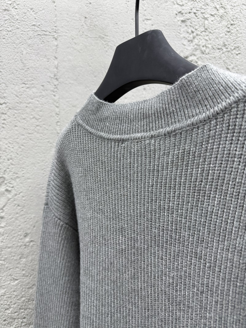 Dior embroidered V-neck wool knit sweater 8