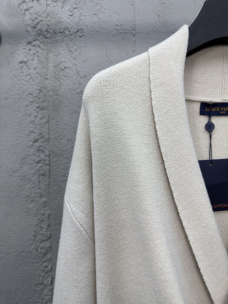LV Hand-stitched logo wool cardigan 3