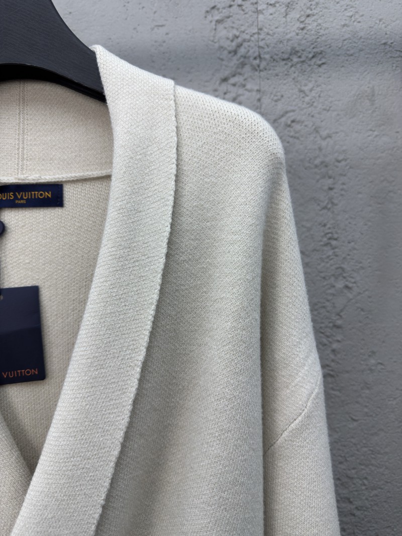 LV Hand-stitched logo wool cardigan 4