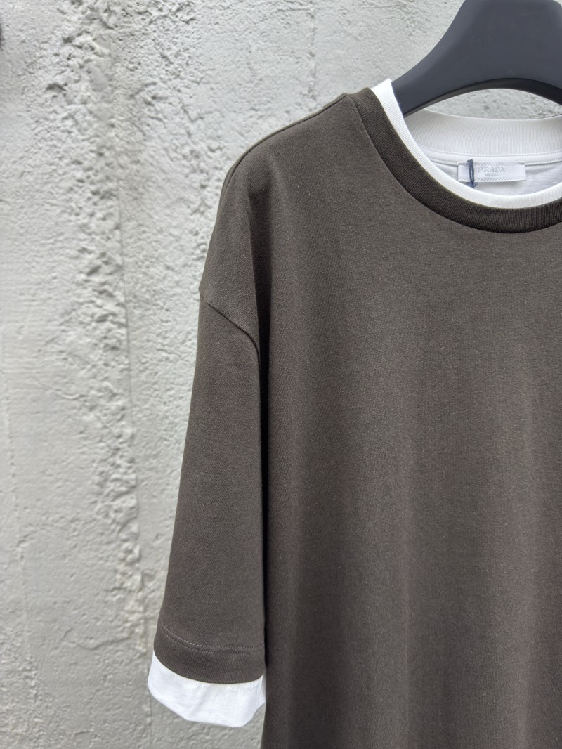 Prada Round Neck Micro Logo Straight Short Sleeve T-Shirt 2 3