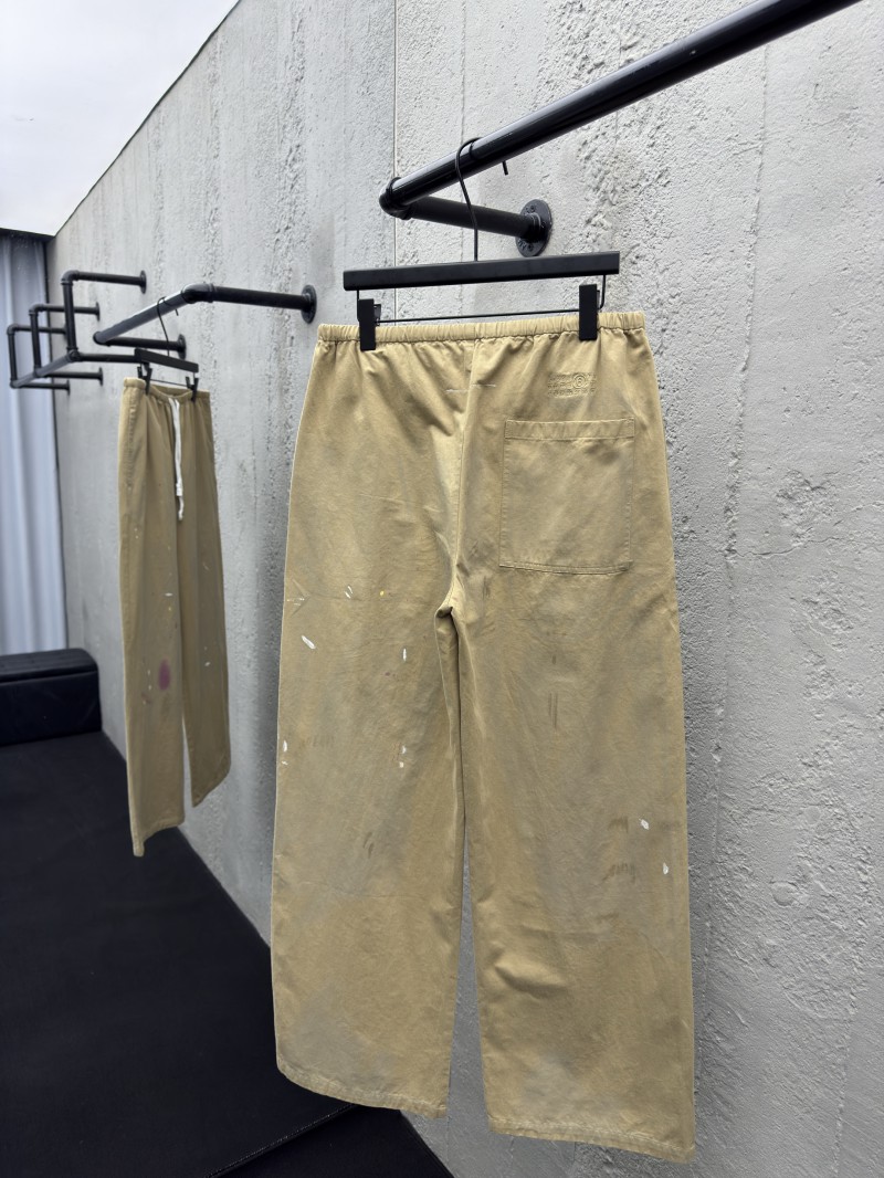 Maison Margiela Splatter-Print Casual Pants 1
