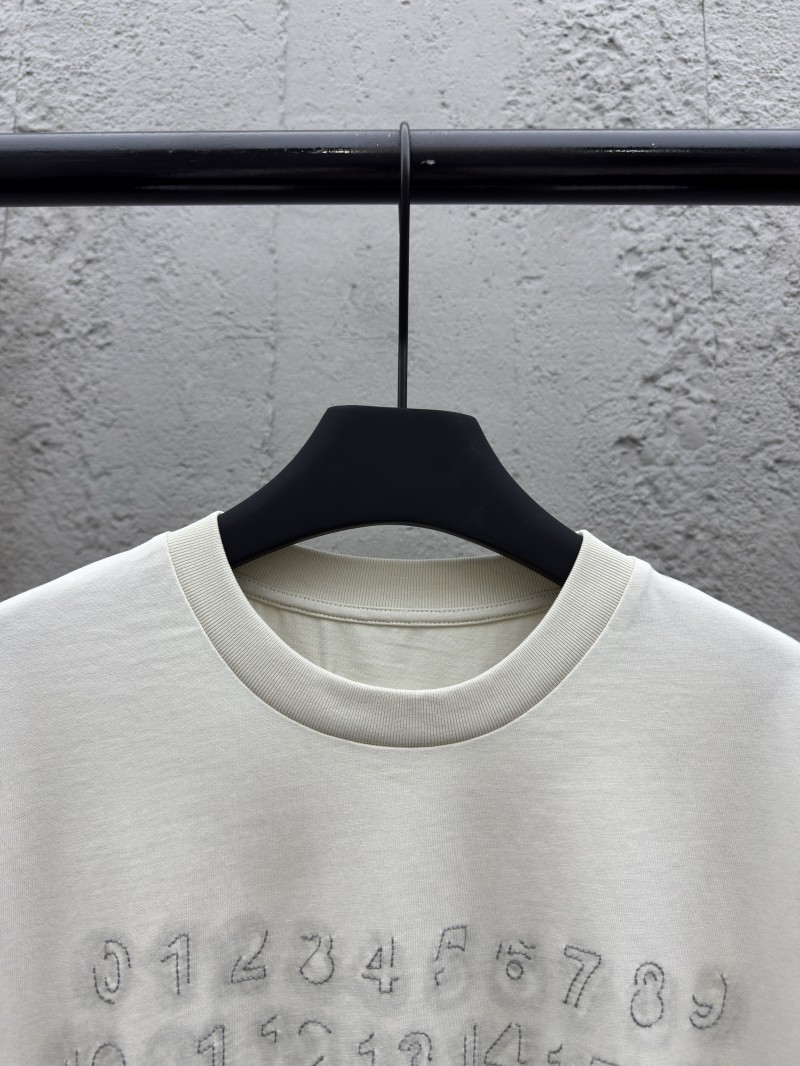 Maison Margiela Micro-Logo Stitching Decorated Short-Sleeve T-Shirt 2