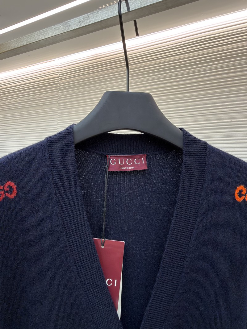 Gucci V-neck single-button long-sleeve wool sweater 2