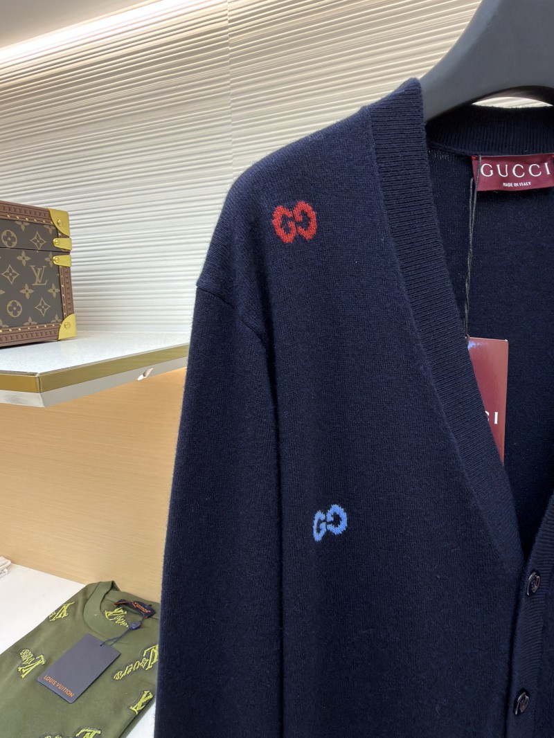 Gucci V-neck single-button long-sleeve wool sweater 3