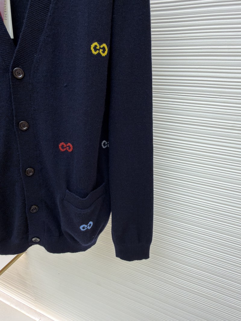 Gucci V-neck single-button long-sleeve wool sweater 6