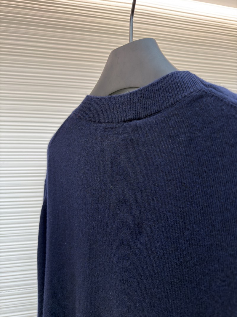 Gucci V-neck single-button long-sleeve wool sweater 8