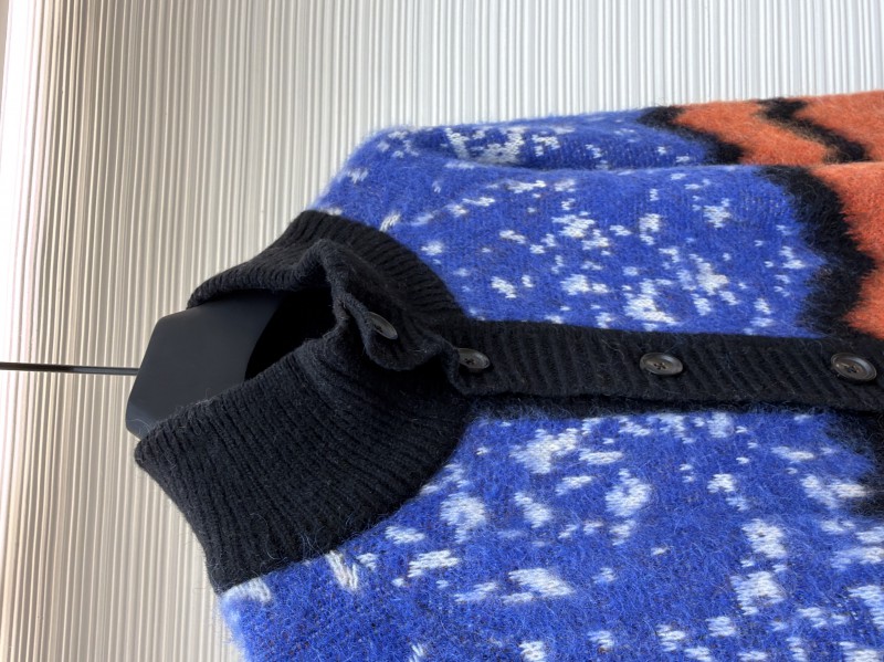 LV Wavy Snowflake Knit Cashmere Sweater 7