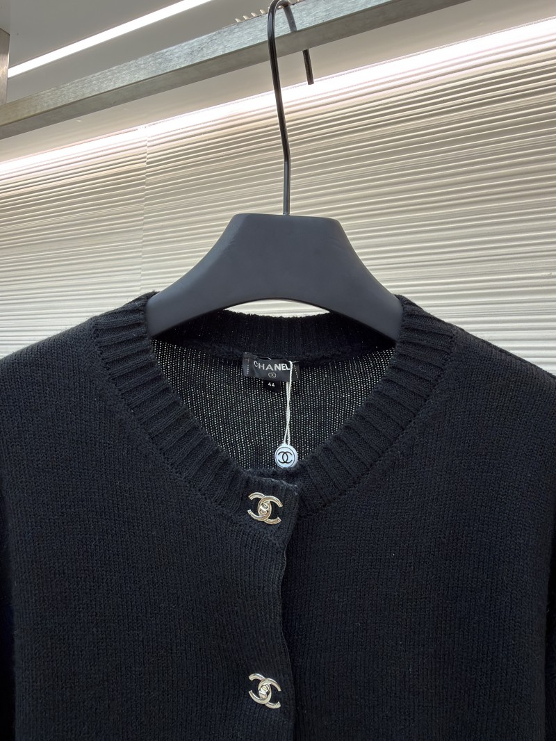 Chanel Solid Color Crew Neck Single-Button Long-Sleeve Knit Sweater 1 2