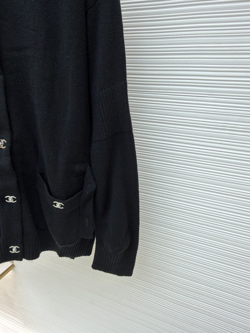 Chanel Solid Color Crew Neck Single-Button Long-Sleeve Knit Sweater 1 6