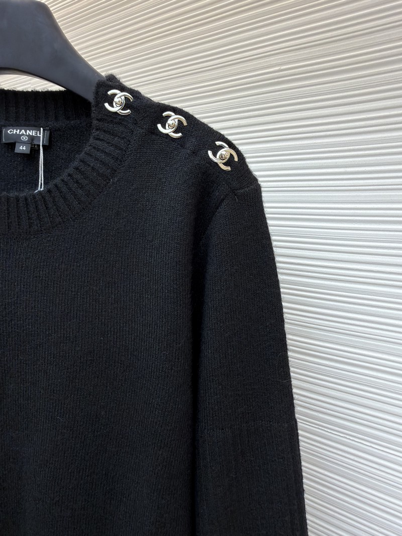Chanel Bookbag Buckle Long-Sleeve Sweater 1 4