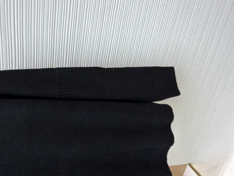 Chanel Bookbag Buckle Long-Sleeve Sweater 1 6