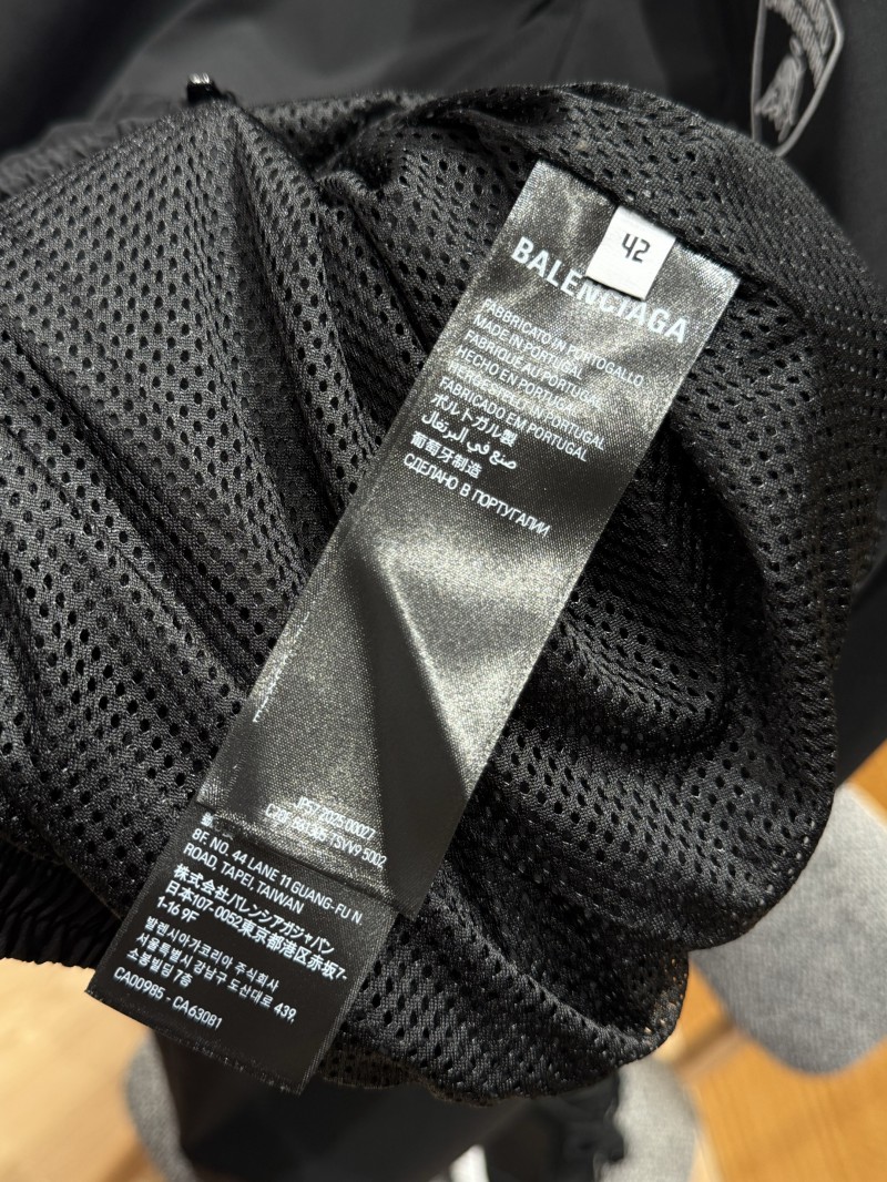 Balenciaga Collaboration Embroidered Zipper Jacket 8