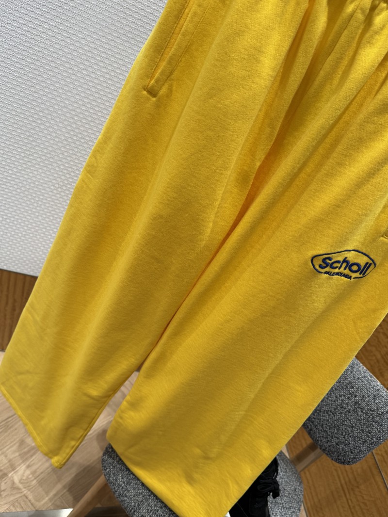 Balenciaga Embroidered Casual Pants 3