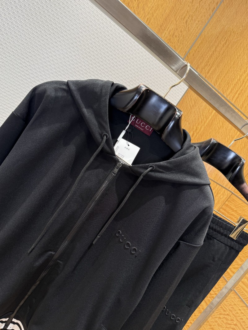 Gucci Color-Block Striped Embossed Hooded Sweatsuit 2