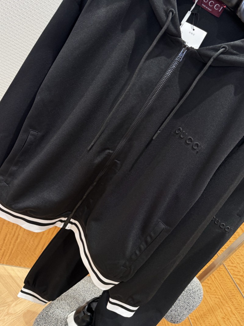 Gucci Color-Block Striped Embossed Hooded Sweatsuit 3