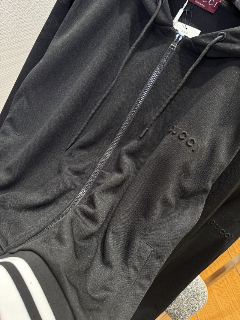 Gucci Color-Block Striped Embossed Hooded Sweatsuit 4