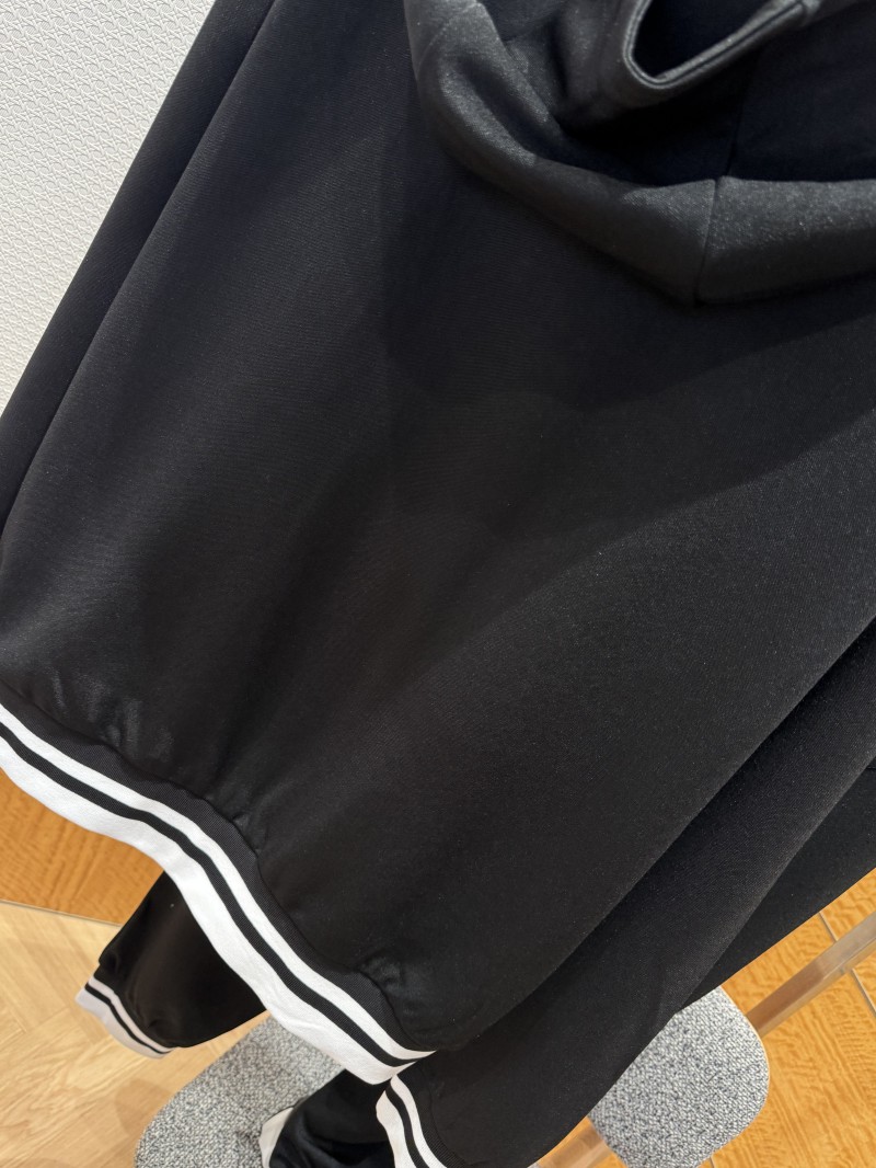 Gucci Color-Block Striped Embossed Hooded Sweatsuit 9