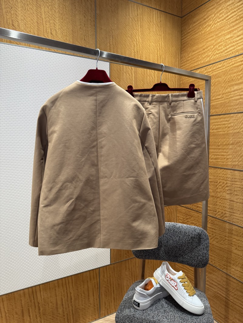 Gucci Logo Embroidered Collarless Casual Set 1