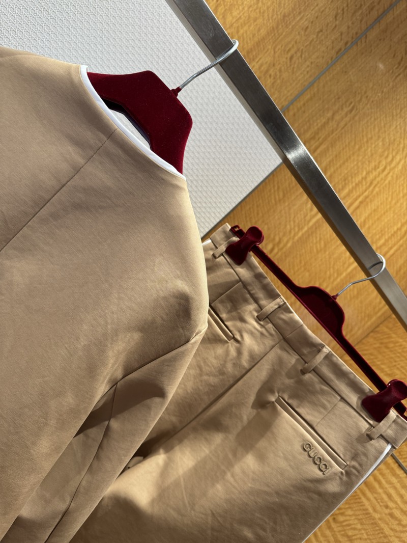 Gucci Logo Embroidered Collarless Casual Set 7