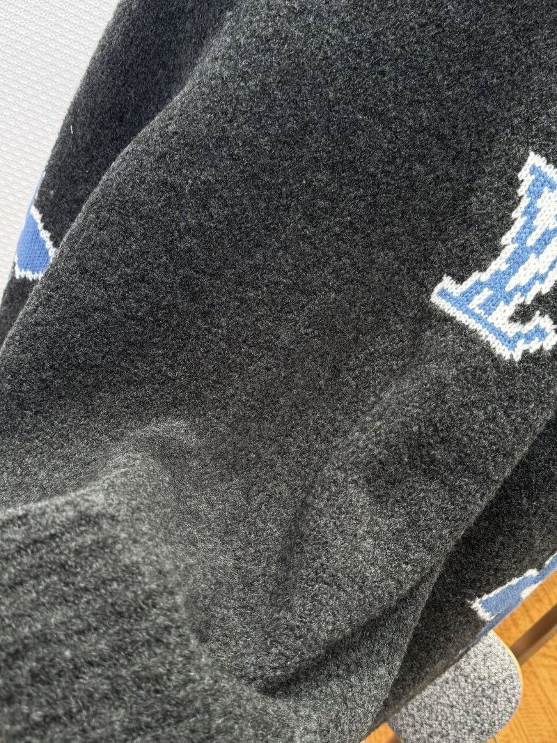 LV Four-Leaf Clover Knit Sweater 4