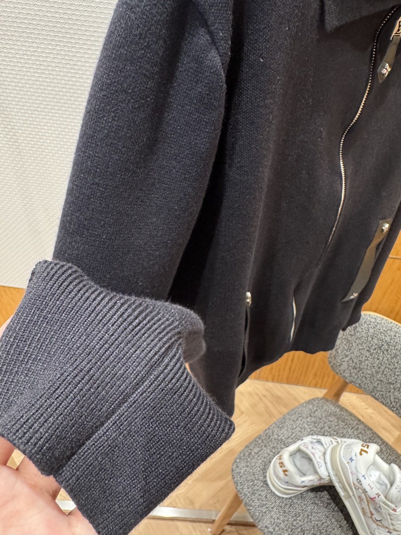 LV Leather Label Knit Wool Zipper Cardigan 3