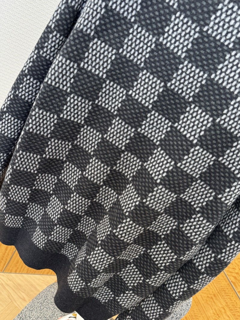 LV Checkered Jacquard Crewneck Sweater 7