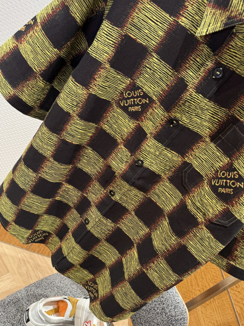 LV Logo Print Pointed Collar Single-Button Short-Sleeve Shirt 1 3