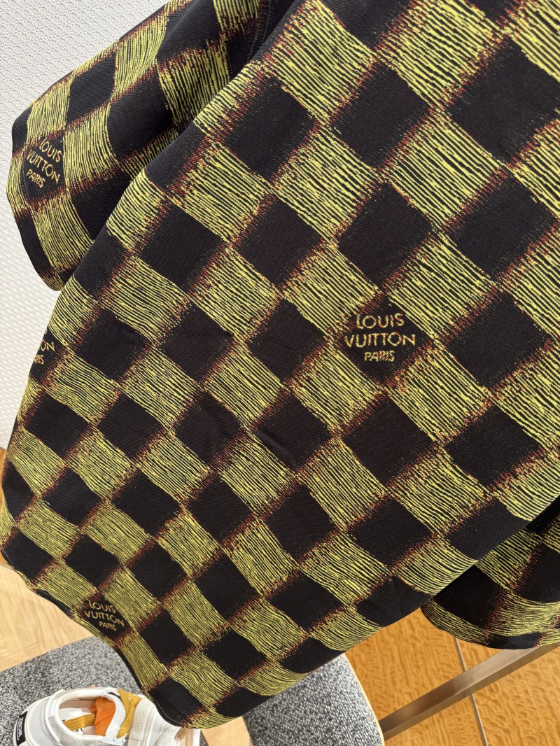 LV Logo Print Pointed Collar Single-Button Short-Sleeve Shirt 1 6