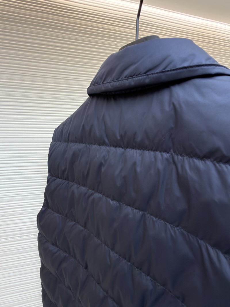 Miu Miu Solid Color Zipper Sleeveless Down Vest 8