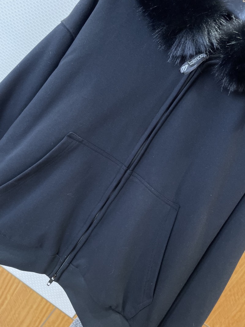 Balenciaga Long-Sleeve Zip-Up Hoodie with Fur Collar 3