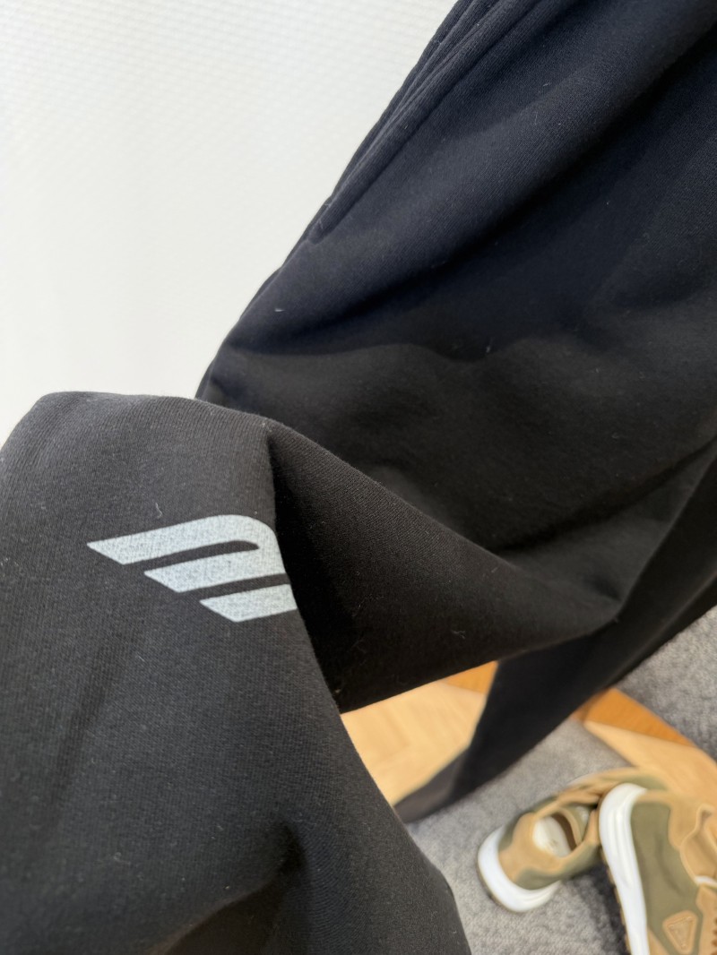 Balenciaga Ski Collection Manchester United Crest Sweatpants 6