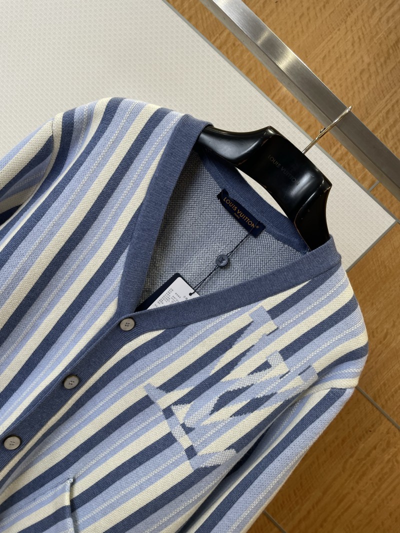 LV 2026 SpringSummer Collection New Blue and White Vertical Striped Cardigan 2