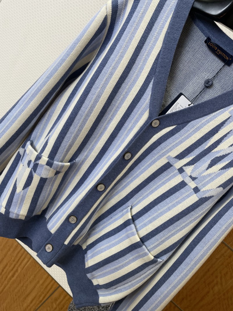 LV 2026 SpringSummer Collection New Blue and White Vertical Striped Cardigan 3