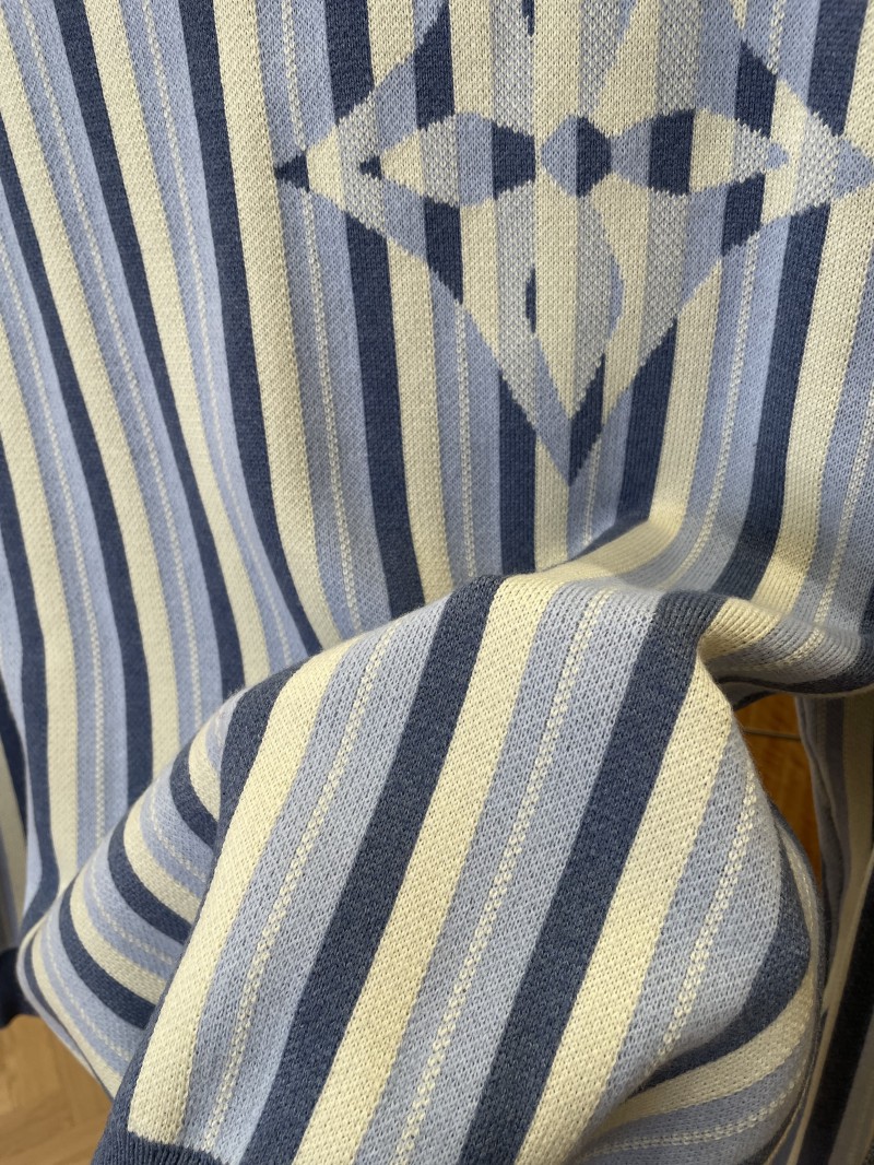 LV 2026 SpringSummer Collection New Blue and White Vertical Striped Cardigan 7