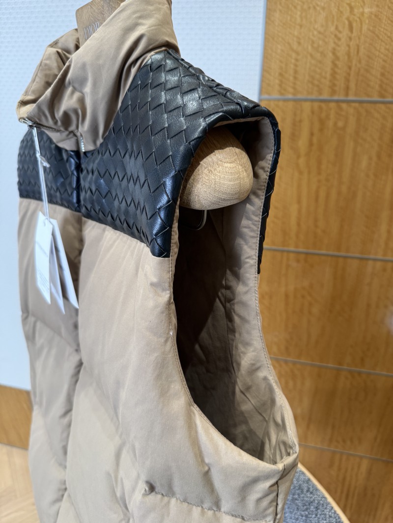 BOTTEGA VENETA Splicing genuine leather woven down vest 1 4