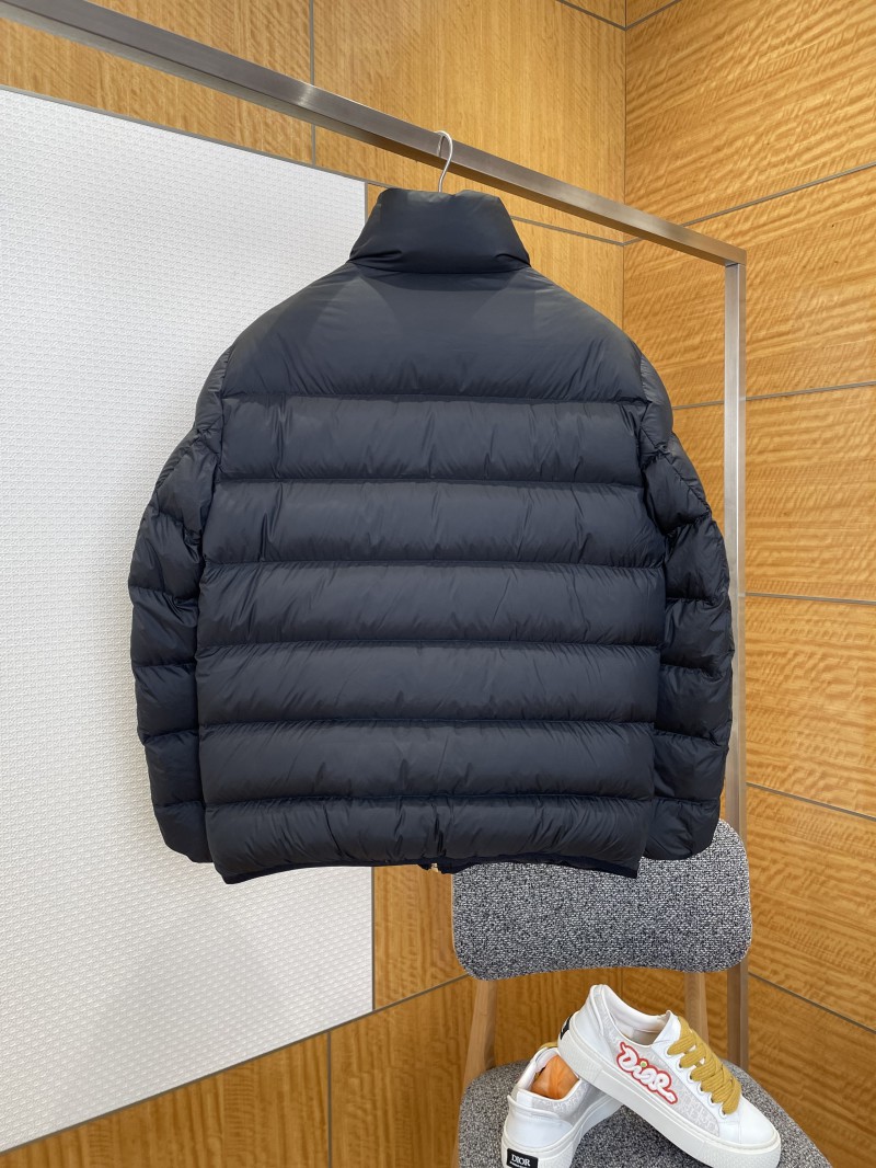 Gucci Embroidered Logo Stand Collar Down Jacket 4 1