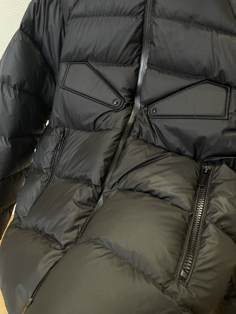 FENDI Sleeve Logo Patch Hooded Down Jacket 4