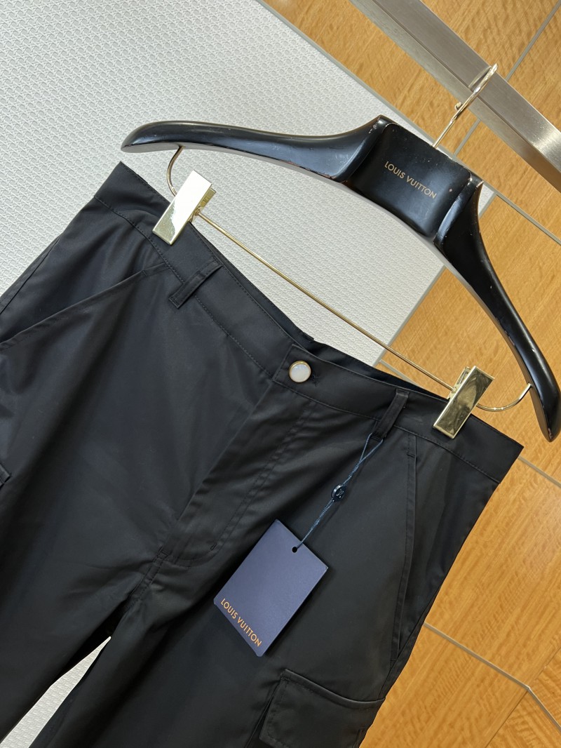 LV Embroidered Workwear Shorts 3 2