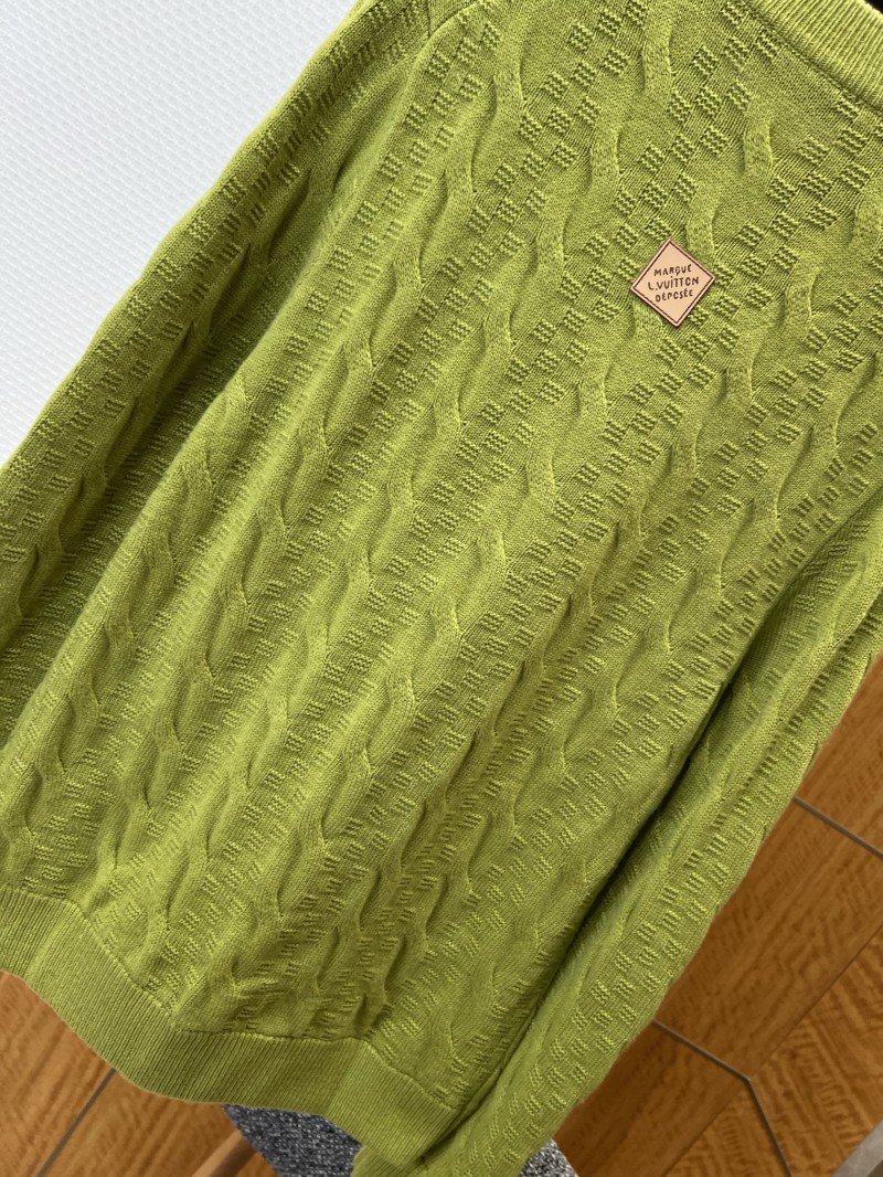 LV Solid Color Sheep Wool Stand Collar Long Sleeve 6