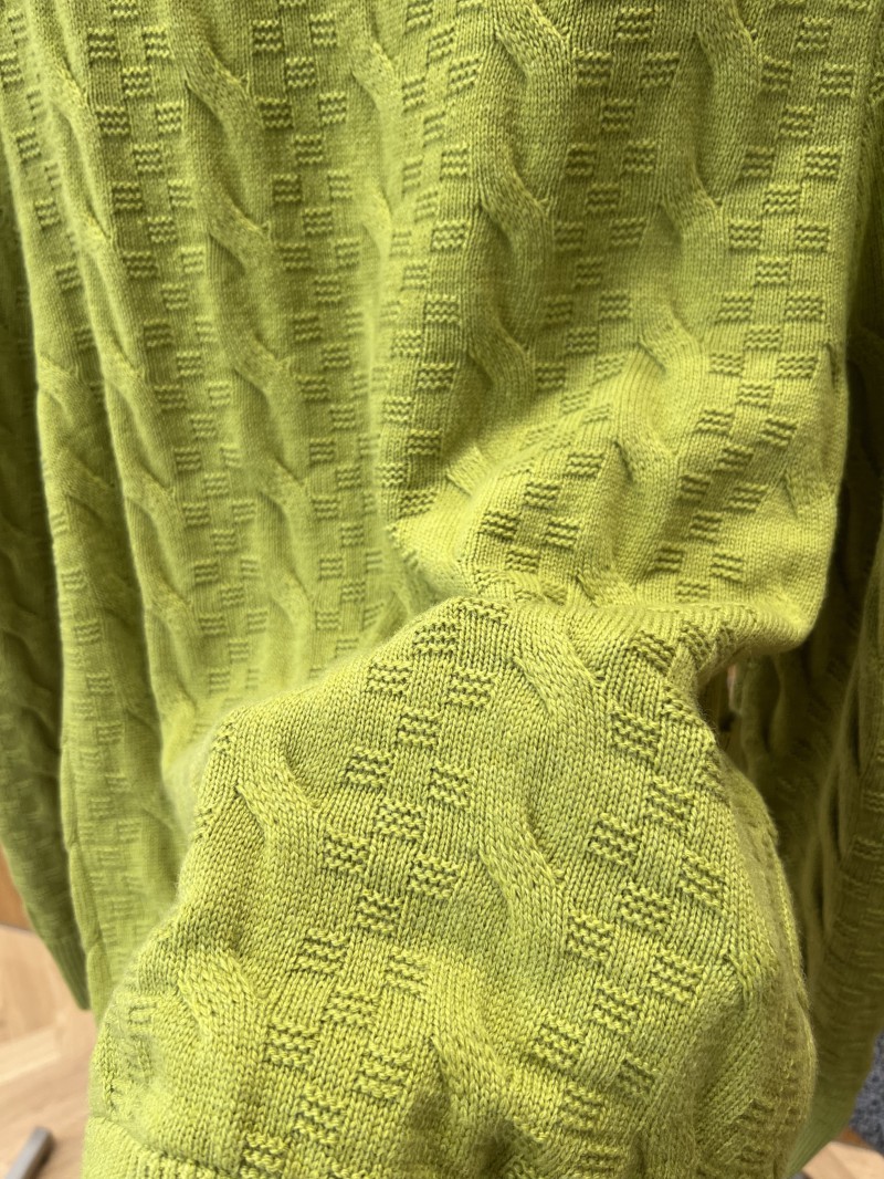 LV Solid Color Sheep Wool Stand Collar Long Sleeve 7
