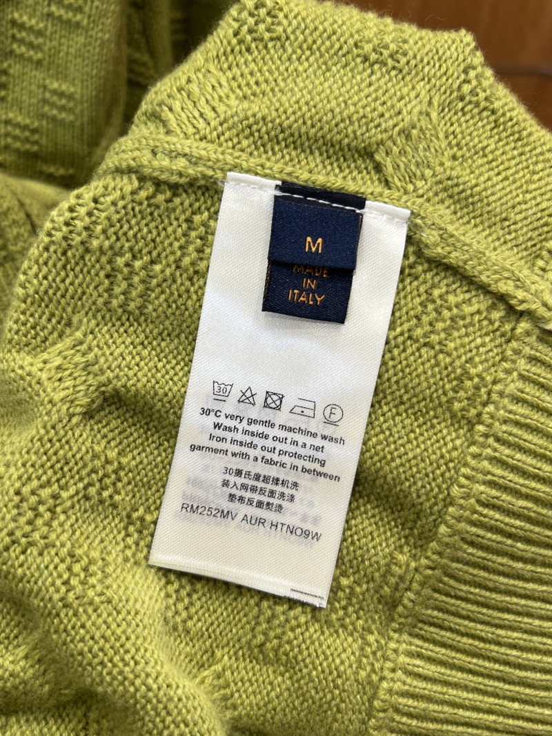 LV Solid Color Sheep Wool Stand Collar Long Sleeve 8