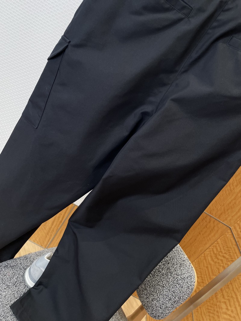 Dior Drawstring Workwear-Inspired Casual Pants 6
