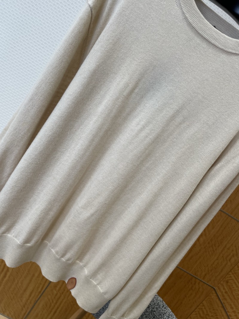 LV Leather Emblem Crew Neck Knit Sweater 3