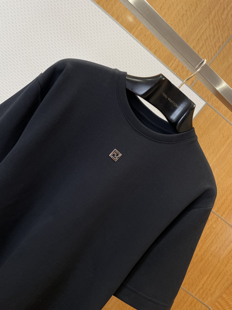 Fendi Metal Logo Minimalist Short-Sleeve T-Shirt 1 2