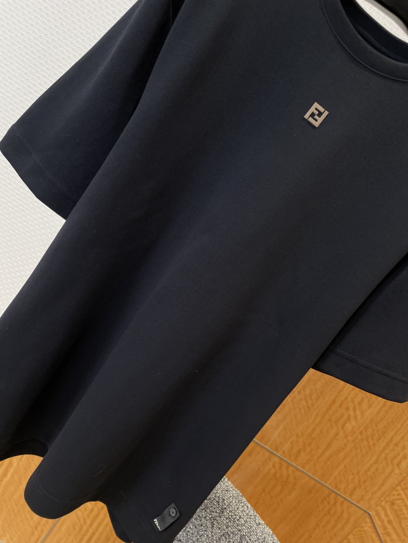Fendi Metal Logo Minimalist Short-Sleeve T-Shirt 1 3