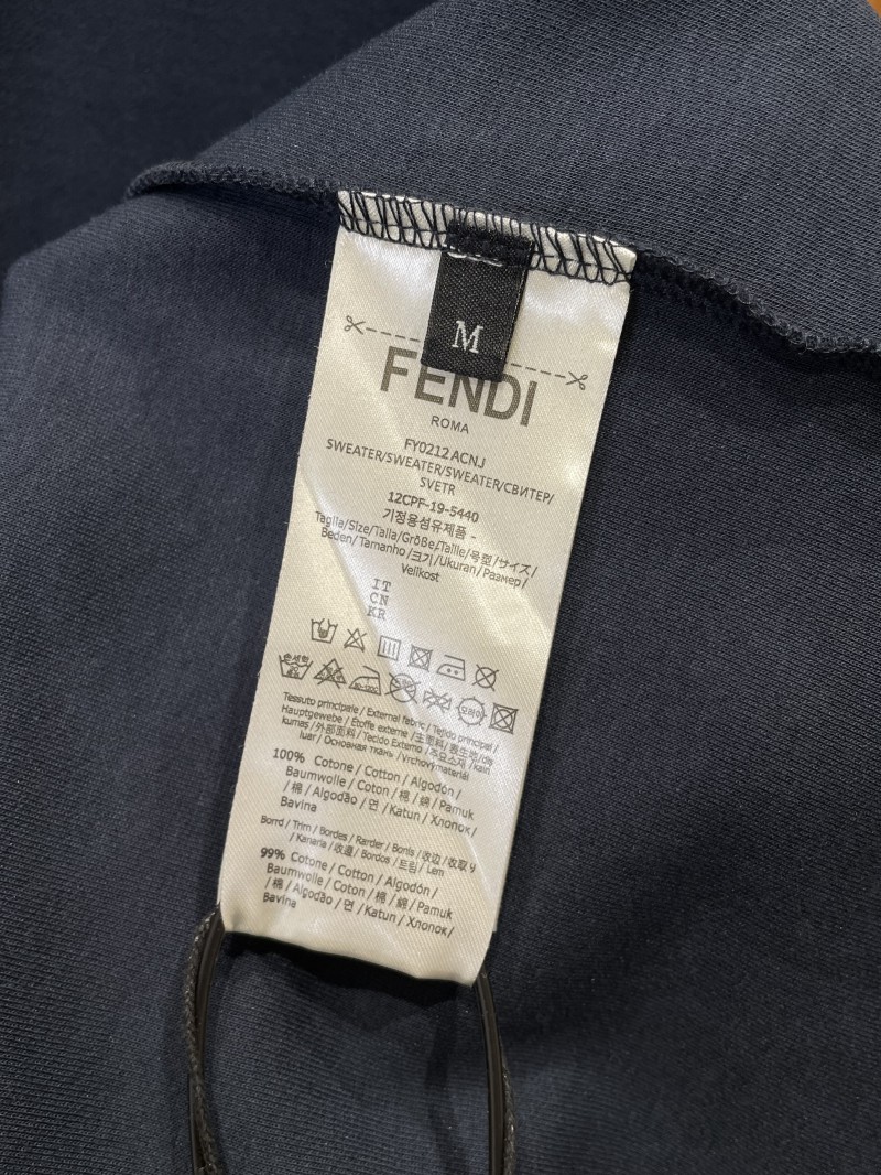 Fendi Metal Logo Minimalist Short-Sleeve T-Shirt 2 8