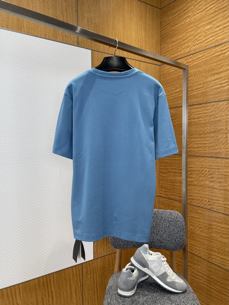 Fendi Metal Logo Minimalist Short-Sleeve T-Shirt 3 1