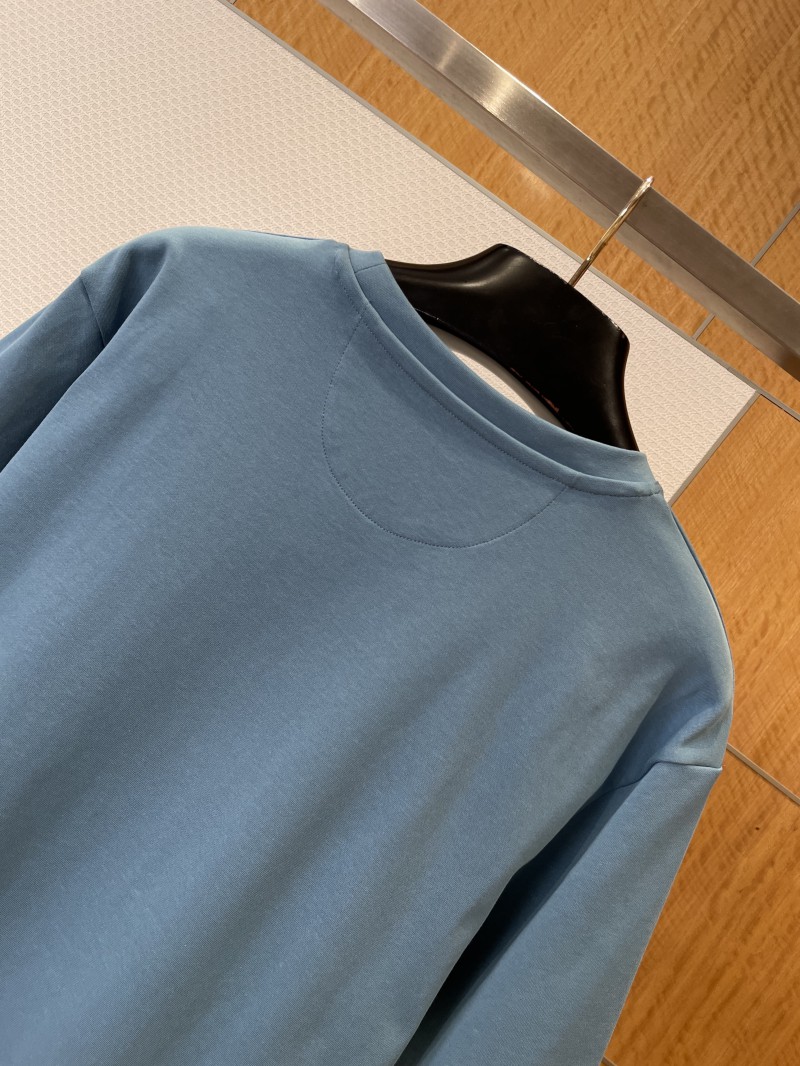 Fendi Metal Logo Minimalist Short-Sleeve T-Shirt 3 5