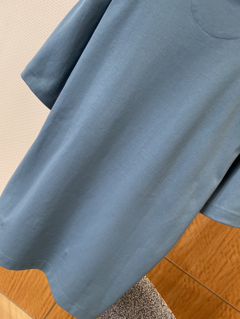 Fendi Metal Logo Minimalist Short-Sleeve T-Shirt 3 6